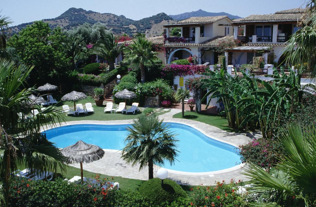 Residence Le Bouganville Villasimius Esterno foto