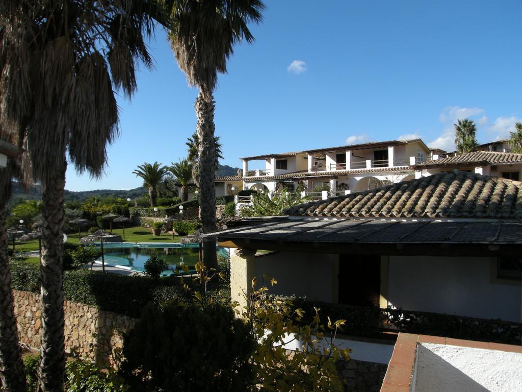 Residence Le Bouganville Villasimius Esterno foto
